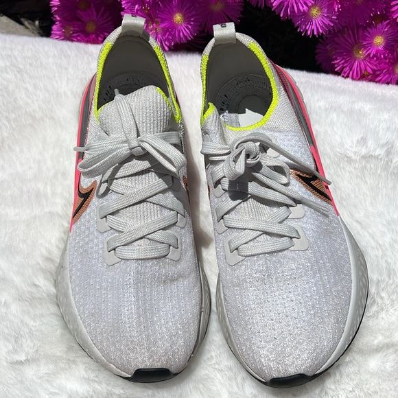 EUC Nike React Infinity Run Flyknit Women's Platinum Tint/Black-Pink Blast Sz 8 - Picture 3 of 8